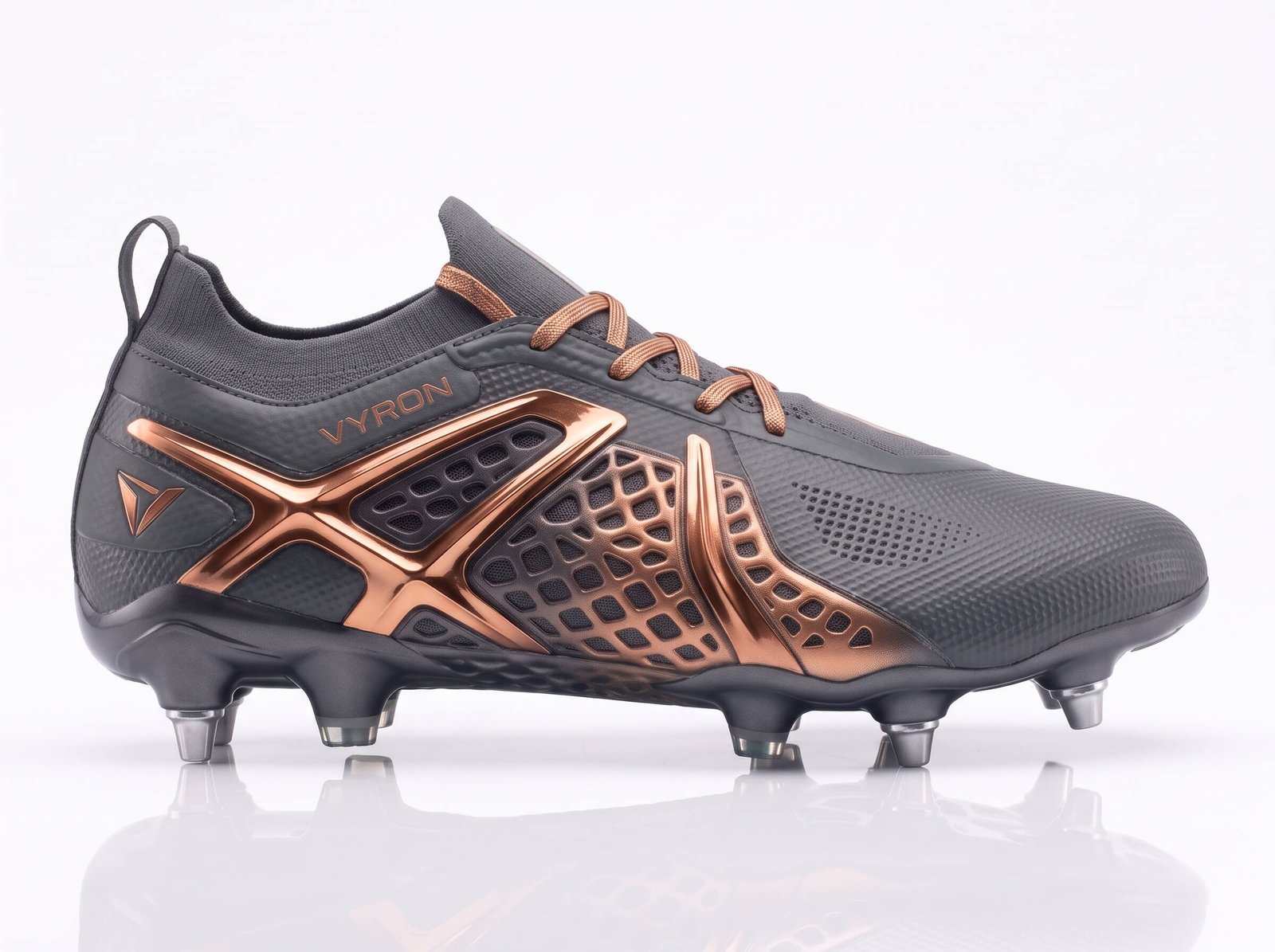 Vyron Quantum SG Elite Ihre Stärke auf dem Platz liegt in der Verbindung zum Boden verborgen. Unsere Kollektion bietet spezielle Sohlentechnologien, die für FG (Fester Rasen), SG (Weicher Rasen), AG (Kunstrasen), TF (Turf), IC (Halle) und Laufdynamiken geeignet sind. Fügen Sie mit unserer Größenauswahl von 28 bis 45, die vom Nachwuchs bis zur ersten Mannschaft reicht, die richtige Ausrüstung zur Maximierung der Leistung jedes Athleten Ihrer Angebotsliste hinzu.